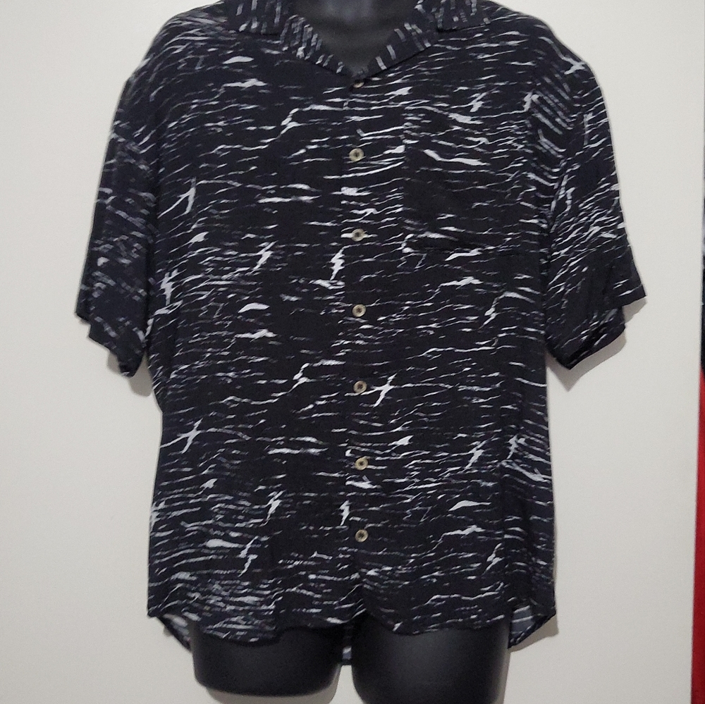 Quicksilver Stanger Things Button Down Short Sleeve Shirt Size Small